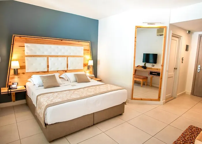 Hotel Acrotel Athena Pallas & Elia Nikitis