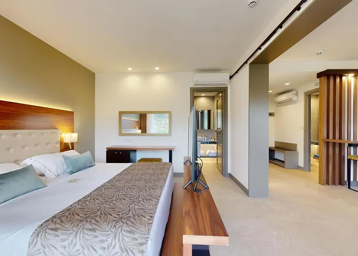 Acrotel Athena Pallas & Elia Nikitis