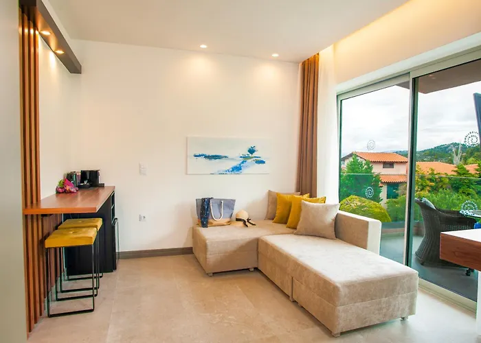 Acrotel Athena Pallas & Elia Nikitis