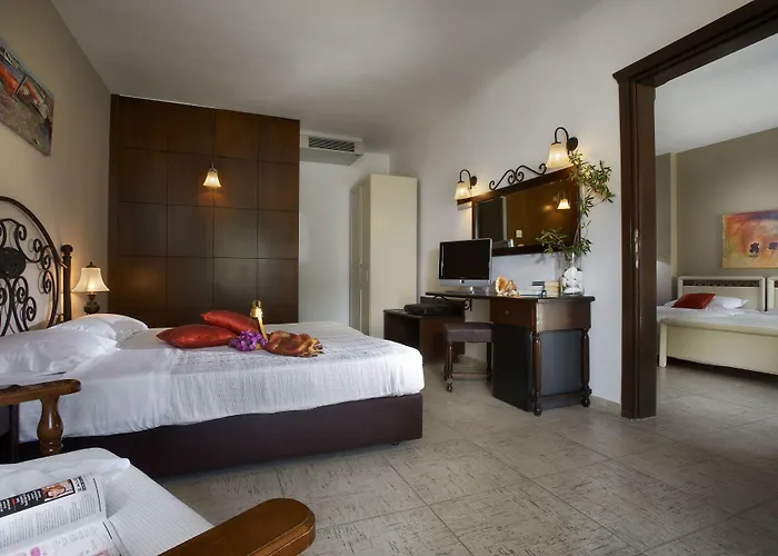 Ξενοδοχείο Acrotel Athena Pallas & 5*