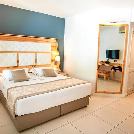 Hotel Acrotel Athena Pallas & Elia Nikitis