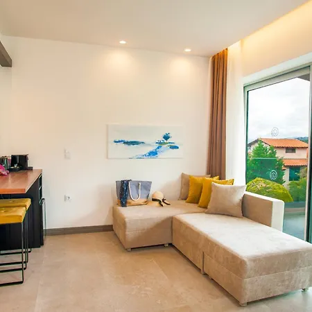 Acrotel Athena Pallas & Elia Nikitis